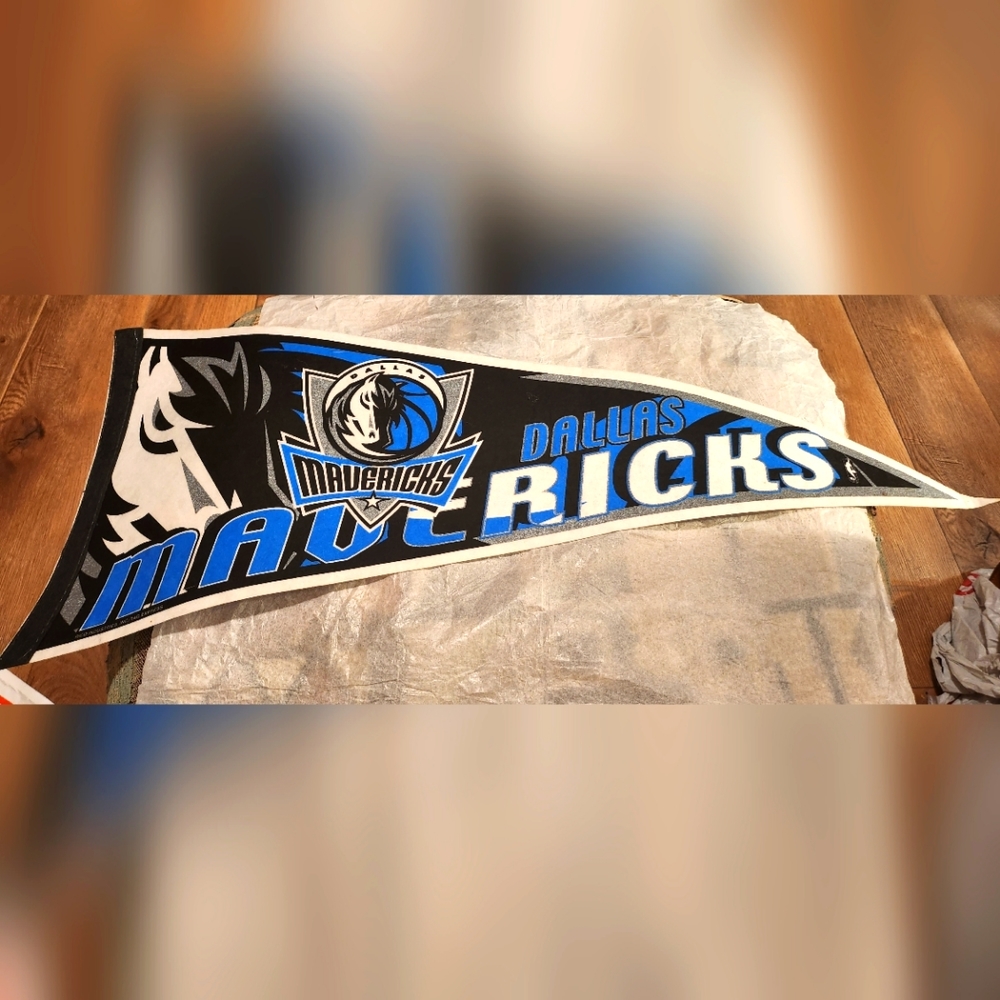 Rico Industries Tag Express NBA Dallas Mavericks Pennant